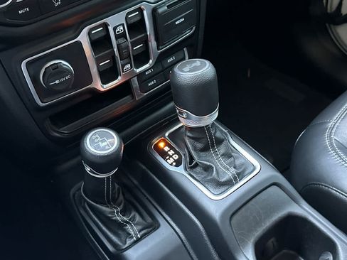 Used 2021 Jeep Wrangler Unlimited Sahara AWD/4WD image 24