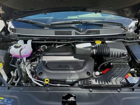 New 2026 Chrysler Pacifica Select FWD image 32