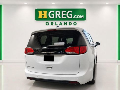 Used 2026 Chrysler Voyager LX FWD image 6