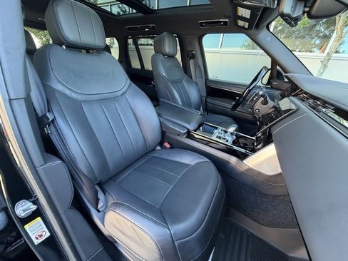 Used 2023 Land Rover Range Rover Long Wheelbase SE image 22