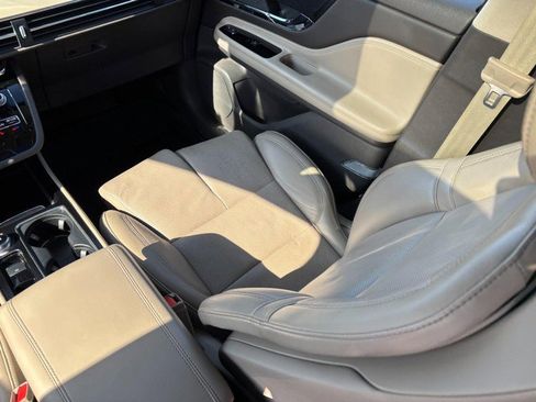 Used 2020 Lincoln Corsair Reserve w/ Equipment Group 202A image 14