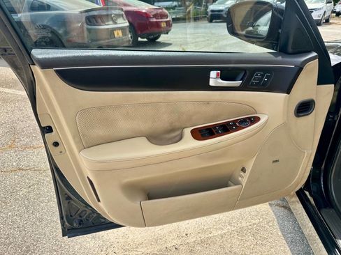 Used 2012 Hyundai Genesis 4.6 image 11