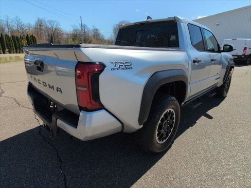 Certified 2024 Toyota Tacoma TRD Off-Road w/ TRD Off Road Upgrade Package AWD/4WD image 7
