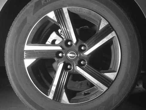 Used 2025 Nissan Sentra SV FWD image 15