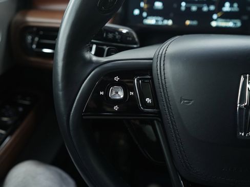 Used 2023 Lincoln Aviator Reserve w/ Equipment Group 201A image 25