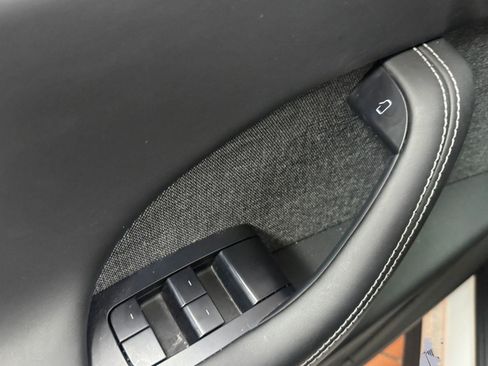 Used 2023 Tesla Model X image 11