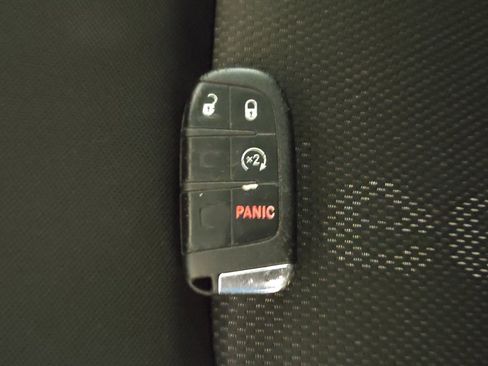 Used 2016 Jeep Renegade Latitude image 32