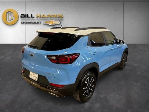 Used 2024 Chevrolet TrailBlazer ACTIV w/ Driver Confidence Package image 2