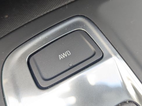 Used 2020 Chevrolet Equinox LT AWD/4WD image 17