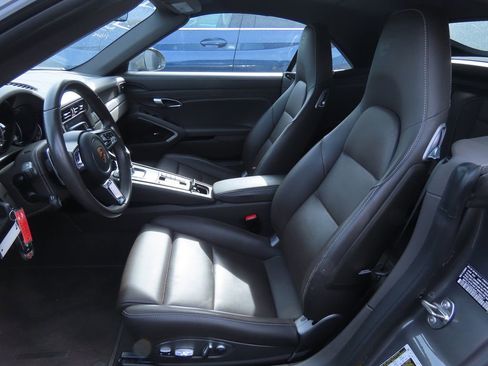 Used 2017 Porsche 911 Turbo S image 7