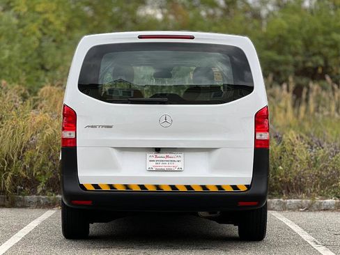 Used 2021 Mercedes-Benz Metris image 8