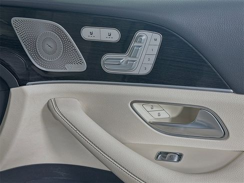 Used 2020 Mercedes-Benz GLS 450 4MATIC image 24