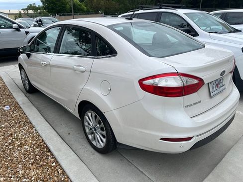 Used 2017 Ford Fiesta Titanium FWD image 6