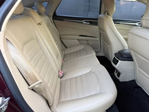 Used 2013 Ford Fusion SE FWD image 20