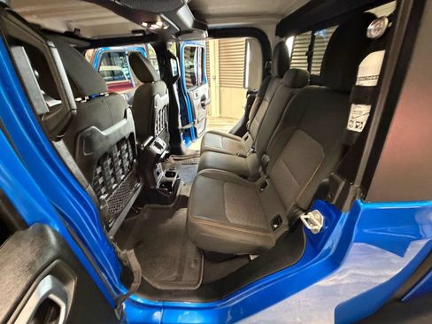 Used 2021 Jeep Gladiator Mojave w/ Trailer Tow Package AWD/4WD image 55