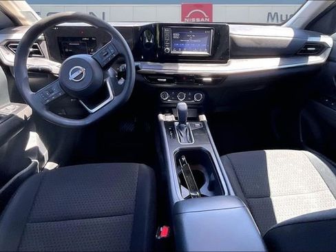 Used 2025 Nissan Kicks S AWD/4WD image 7