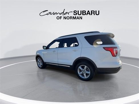 Used 2018 Ford Explorer XLT w/ Equipment Group 202A image 6