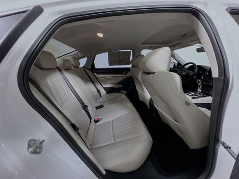 Used 2018 Honda Accord EX-L image 32