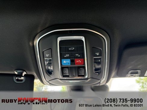 Used 2024 Jeep Grand Cherokee Laredo X w/ Luxury Tech Group I AWD/4WD image 19