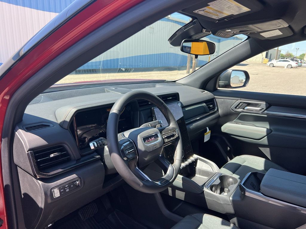 New 2026 GMC Terrain AT4 w/ LPO, Black Badging Package AWD/4WD image 9