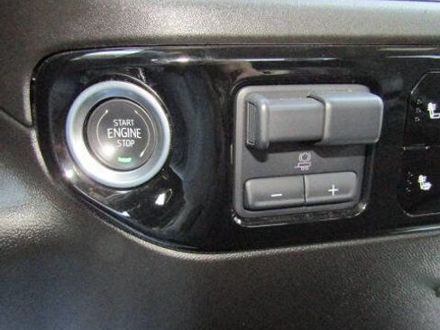 Used 2024 GMC Sierra 1500 Elevation AWD/4WD image 14