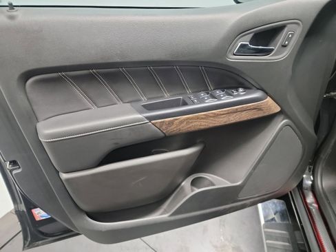 Used 2021 GMC Canyon Denali image 13