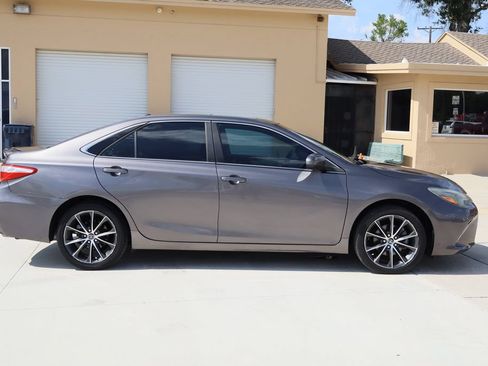 Used 2016 Toyota Camry XSE w/ Advanced Technology Package FWD image 10