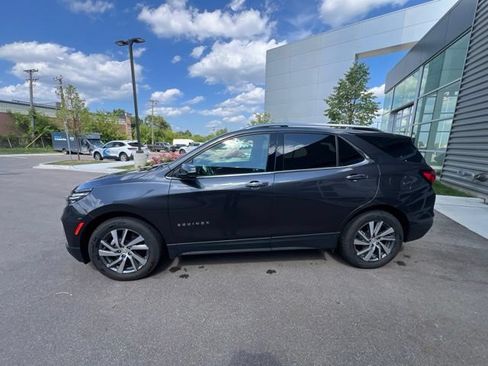 Used 2022 Chevrolet Equinox Premier AWD/4WD image 8