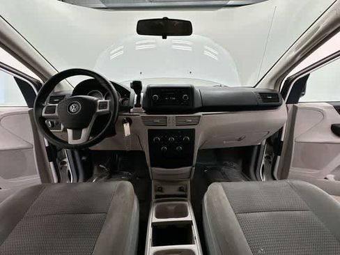 Used 2013 Volkswagen Routan S FWD image 12