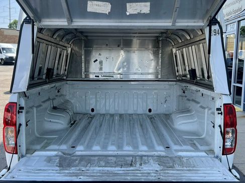 Used 2020 Nissan Frontier S RWD image 8