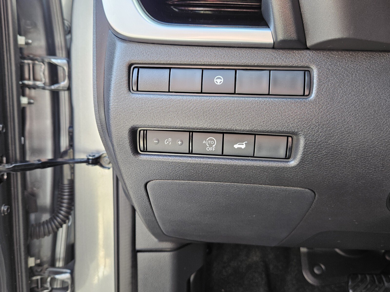 Used 2023 Nissan Rogue SL w/ SL Premium Package FWD image 16