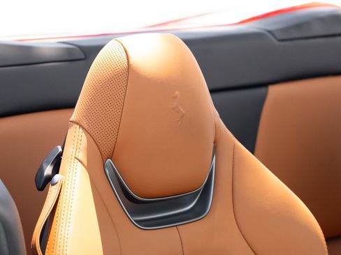 Used 2023 Ferrari Portofino M RWD image 8