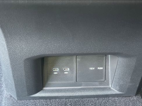 Used 2023 Volkswagen Atlas Cross Sport SE w/ Panoramic Sunroof Package image 28