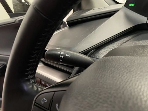 Used 2025 Toyota Prius LE FWD image 21
