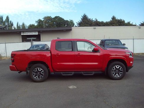 Used 2024 Nissan Frontier SL w/ Technology Package AWD/4WD image 7