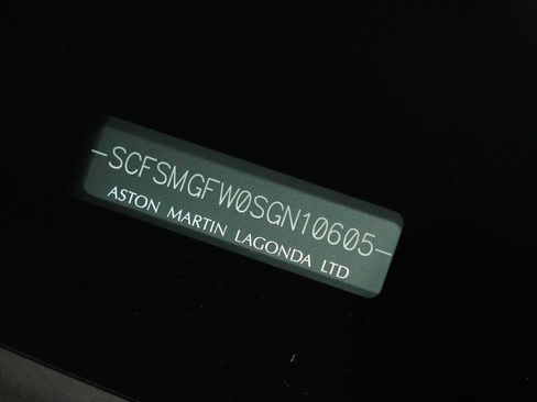 Used 2025 Aston Martin V8 Vantage Coupe image 44