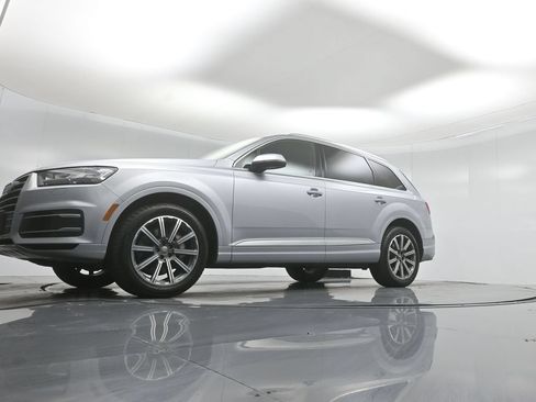 Used 2017 Audi Q7 3.0T Premium Plus w/ Premium Plus Package AWD/4WD image 48