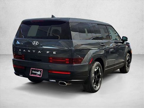 Used 2026 Hyundai Santa Fe SE FWD image 5