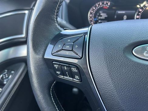 Used 2017 Ford Explorer Platinum image 29