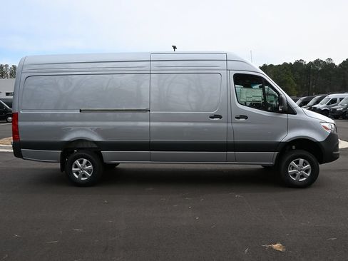 Used 2026 Mercedes-Benz Sprinter 2500 image 24