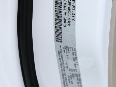 Used 2024 Chrysler Pacifica Touring-L FWD image 33