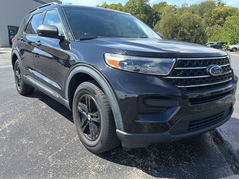 Used 2021 Ford Explorer XLT w/ Class III Trailer Tow Package AWD/4WD image 3