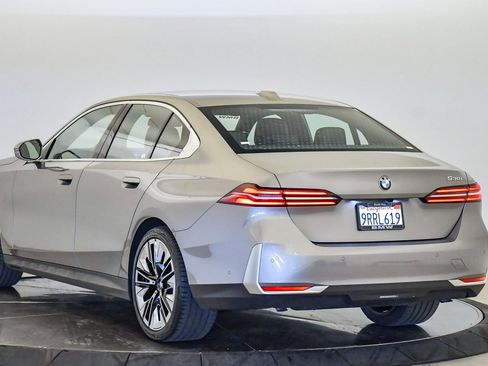 Used 2025 BMW 530i w/ Premium Package image 2