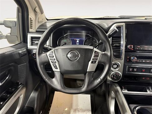 Used 2020 Nissan Titan SL w/ Moonroof Package image 12