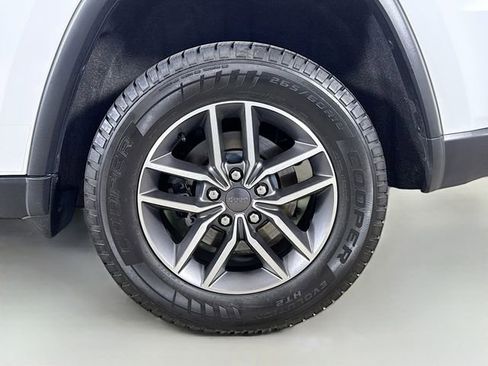 Used 2021 Jeep Grand Cherokee Limited AWD/4WD image 30
