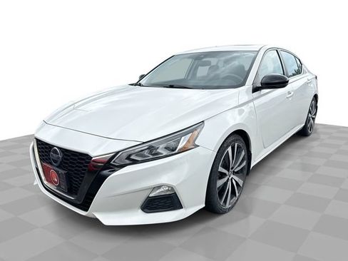 Used 2020 Nissan Altima 2.5 SR w/ Premium Package FWD image 1