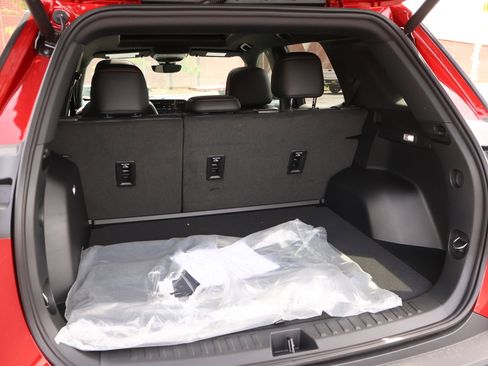 New 2026 Chevrolet Equinox RS w/ Convenience Package III FWD image 25