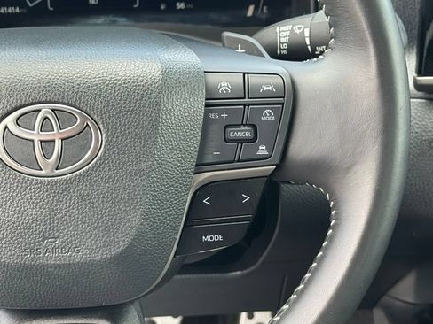 Used 2025 Toyota Camry Hybrid FWD image 24