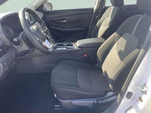 Used 2025 Nissan Sentra SV FWD image 16
