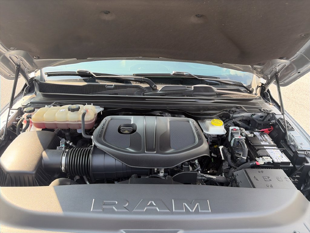 Used 2025 RAM 1500 Laramie AWD/4WD image 22